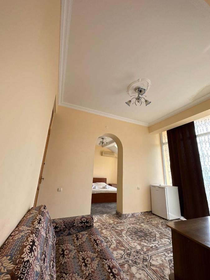 Hotel Liza Гонио Екстериор снимка